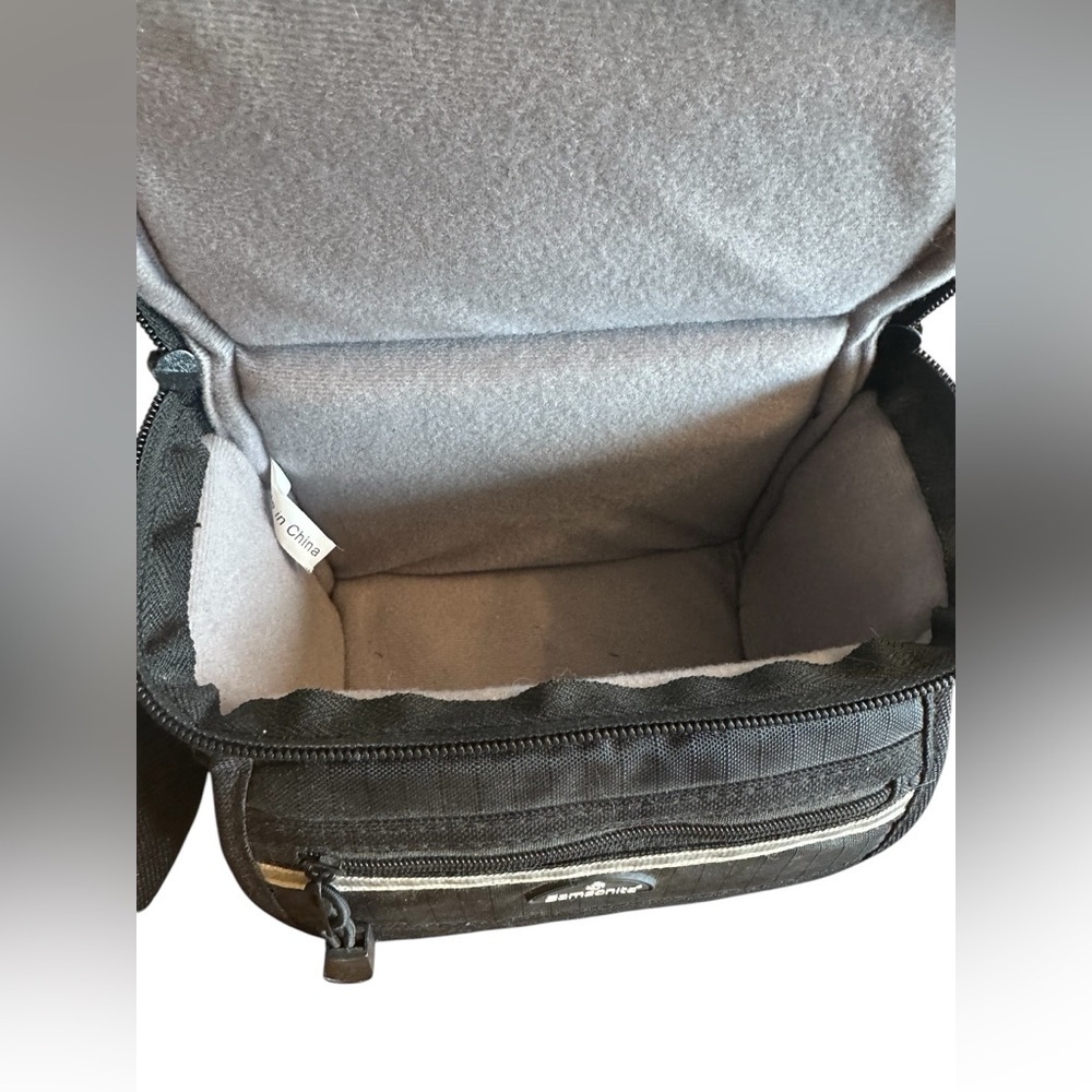 Samsonite Camera Case - Bag - Adjustable Strap - Black - Picture 4 of 4